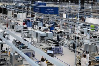Evropa zbrojí pro éru AI. Výrobce superpočítačů Bull zdvojnásobil výrobu